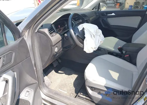 2019 Volkswagen Tiguan 2.0T Se/2.0T Sel/2.0T Sel R-Line/2.0T Sel R-Line Black z USA, uszkodzony, nr VIN 3VV3B7AX3KM144123